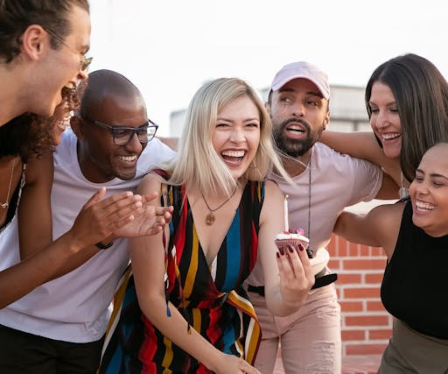 Eşiniz için beklenmedik bir olay planlamak ilişkinizin en unutulmaz anlarından biri olabilir.