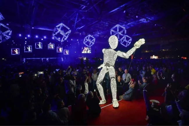 Giants of Light Puppets